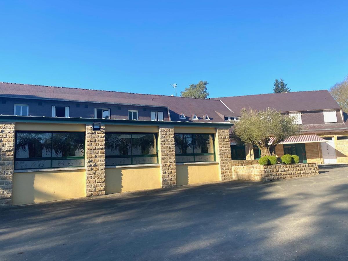 Hotel Roc Land Les Portes du Coglais Экстерьер фото