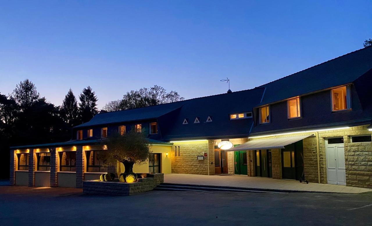 Hotel Roc Land Les Portes du Coglais Экстерьер фото