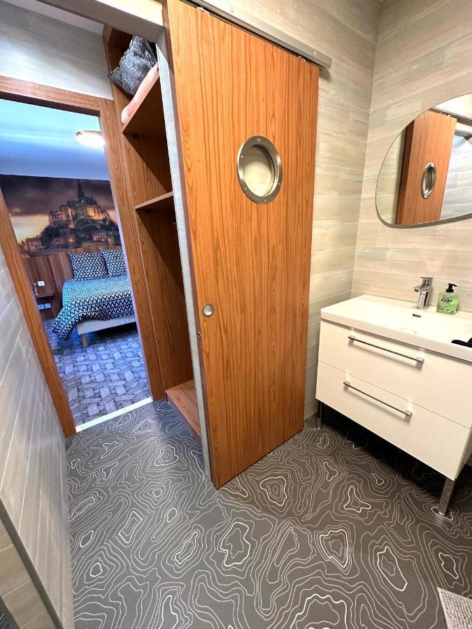 Hotel Roc Land Les Portes du Coglais Экстерьер фото