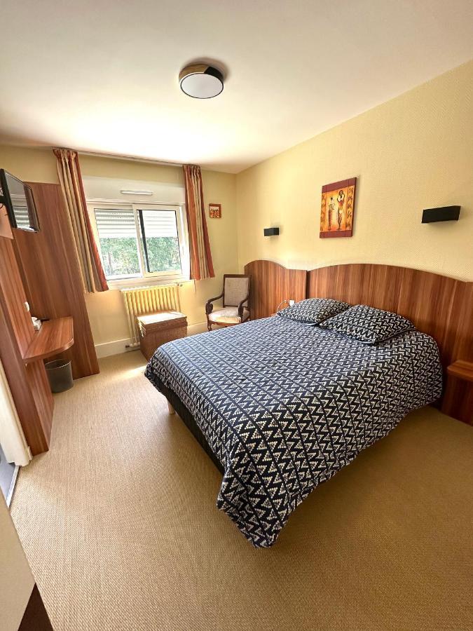 Hotel Roc Land Les Portes du Coglais Экстерьер фото
