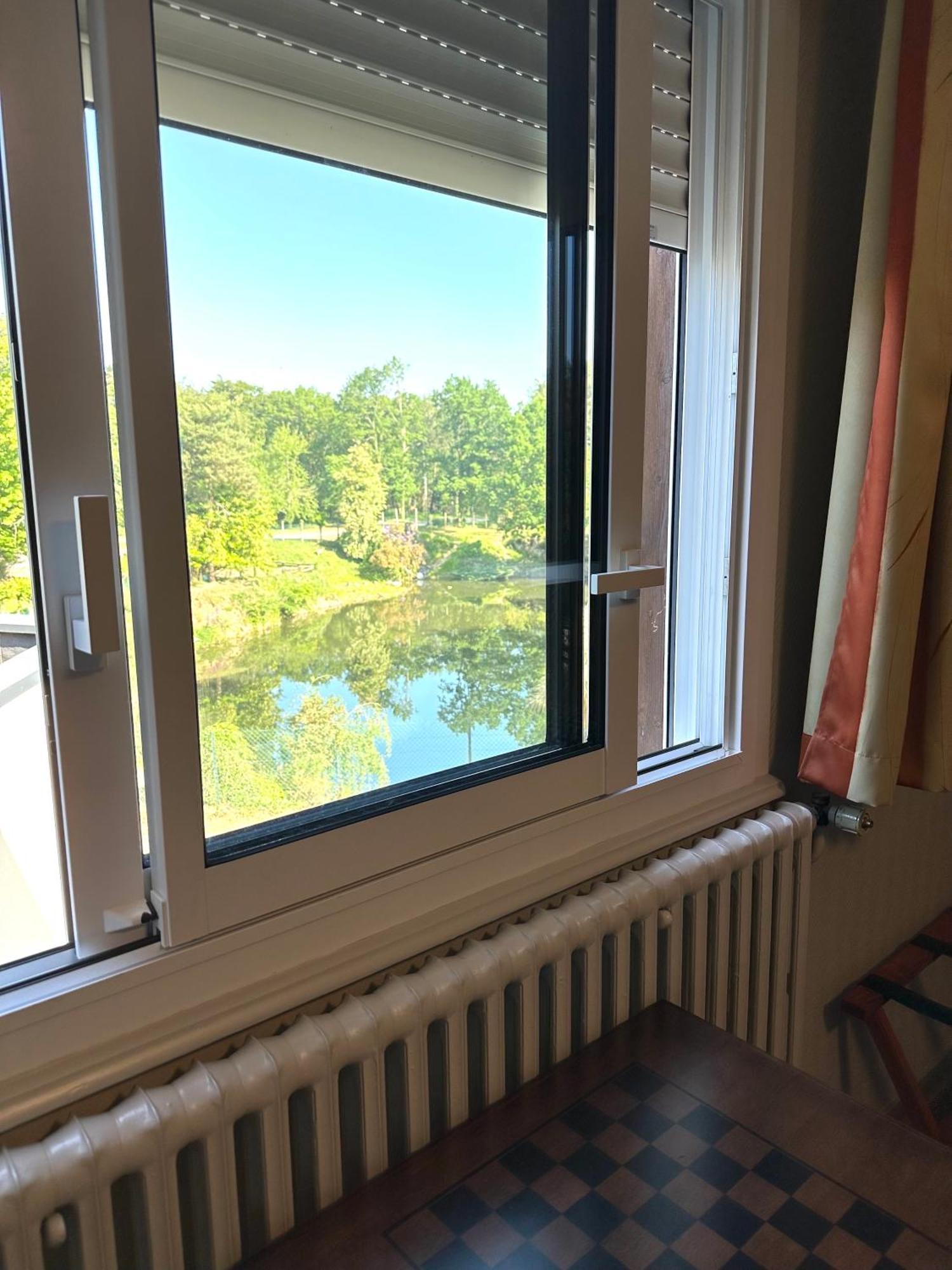 Hotel Roc Land Les Portes du Coglais Экстерьер фото