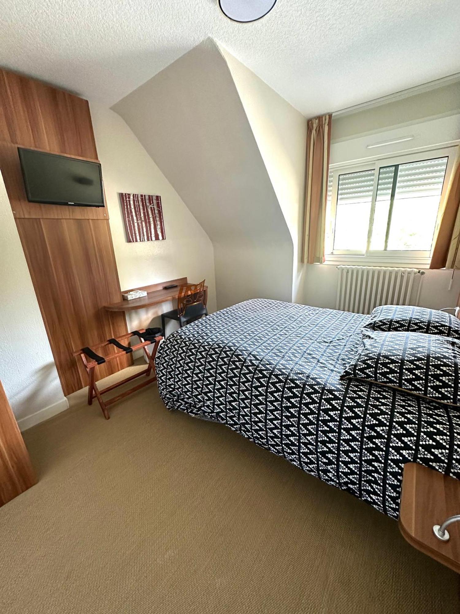 Hotel Roc Land Les Portes du Coglais Экстерьер фото